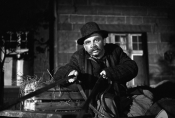 Roman Kłosowski w filmie „Gangsterzy i filantropi ", fot. Tadeusz Biernacki, źródło: Fototeka FN