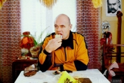 Stanisław Tym w filmie „Rozmowy kontrolowane", fot. Roman Sumik, źródło: Fototeka FN