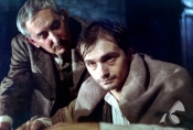 Gustaw Holoubek i Wojciech Wysocki w filmie „Pismak", źródło: Fototeka FN