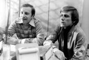 Jerzy Stuhr i Tadeusz Bradecki w filmie „Amator" w reż. Krzysztofa Kieślowskiego, 1979 r., źródło: Fototeka FN