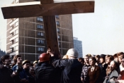 Film „Człowiek z żelaza" w reż. Andrzeja Wajdy, 1981 r., fot. Renata Pajchel, źródło: Fototeka FN