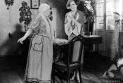 Jadwiga Smosarska i Zofia Czaplińska w filmie "Czy Lucyna to dziewczyna?" w reż. Juliusza Gardana, 1934 r., źródło: Fototeka FN