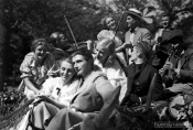 Anna Jaraczówna i Stefan Hnydziński w filmie „Dziewczęta z Nowolipek" w reż. Józefa Lejtesa, 1937 r., źródło: Fototeka FN