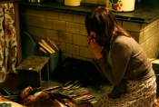 Emmanuelle Seigner w filmie "Essential Killing" w reż. Jerzego Skolimowskiego, 2010 r., fot. Ivo Ledwożyw, źródło: Syrena Films