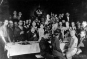 Molly Picon na planie filmu "Judeł gra na skrzypcach" w reż. Jana Nowiny-Przybylskiego i Józefa Greena, 1936 r., fot. Jerzy Gaus, źródło: Fototeka FN
