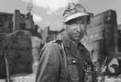 Wieńczysław Gliński w filmie „Kanał" w reż. Andrzeja Wajdy, 1956 r., fot. Andrzej Gronau, źródło: Fototeka FN
