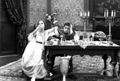 Halina Bruczówna i Józef Węgrzyn w filmie "Ludzie bez jutra" w reż. Aleksandra Hertza, 1921 r., źródło: Fototeka FN 