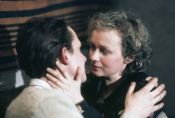 Bogusław Linda i Joanna Szczepkowska w filmie „Matka Królów” w reż. Janusza Zaorskiego, 1982 r., źródło: Fototeka FN