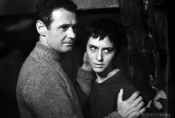 Bronisław Pawlik i Maria Wachowiak w filmie "Naganiacz" w reż. Ewy i Czesława Petelskich, 1963 r., fot. Andrzej Ramlau, źródło: Fototeka FN