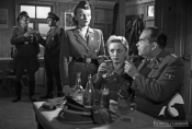 Aleksandra Śląska i Władysław Brochwicz w filmie „Ostatni etap" w reż. Wandy Jakubowskiej, 1947 r., źródło: Fototeka FN