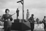 Barbara Drapińska w filmie „Ostatni etap" w reż. Wandy Jakubowskiej, 1947 r., źródło: Fototeka FN