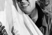 Zbigniew Cybulski w filmie „Popiół i diament" w reż. Andrzeja Wajdy, 1958 r., fot. Wiesław Zdort, źródło: Fototeka FN