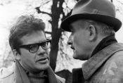Zbigniew Cybulski i Jan Kreczmar w filmie "Szyfry" w reż. Wojciecha Jerzego Hasa, 1966 r., fot. Julian Magda, źródło: Fototeka FN
