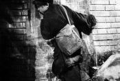 Jerzy Złotnicki w filmie "Ulica Graniczna" w reż. Aleksandra Forda, 1948 r., fot. Jerzy Gaus, źródło: Fototeka FN