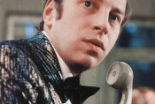 Jerzy Stuhr w filmie „Wodzirej" w reż. Feliksa Falka, 1977 r., źródło: Fototeka FN