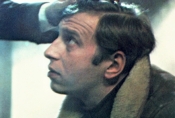 Jerzy Stuhr w filmie „Wodzirej" w reż. Feliksa Falka, 1977 r., źródło: Fototeka FN