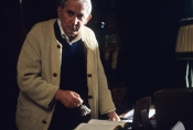 Gustaw Holoubek w filmie „Zygfryd" w reż. Andrzeja Domalika, 1986 r., źródło: Fototeka FN
