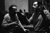 Jan Hesse i Antoni Krauze na planie filmu „Palec boży", fot. Romuald Pieńkowski, źródło: Fototeka FN