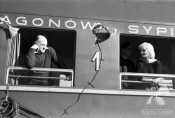 Jerzy Kawalerowicz, Witold Skaruch i Lucyna Winnicka, „Pociąg", fot. Wojciech Urbanowicz, źródło: Fototeka FN