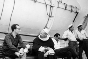 Andrzej Munk, Jerzy Andrzejewski i Wilhelm Hollender na planie filmu „Pasażerka", fot. Florian Staszewski, źródło: Fototeka FN